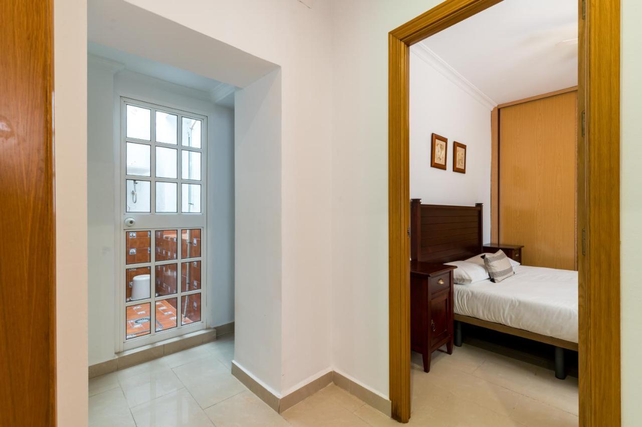 Апартаменты Holi-Rent Salado Севилья Экстерьер фото