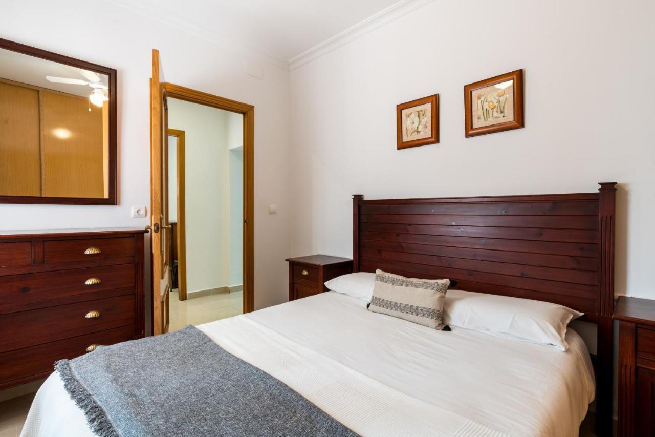Апартаменты Holi-Rent Salado Севилья Экстерьер фото